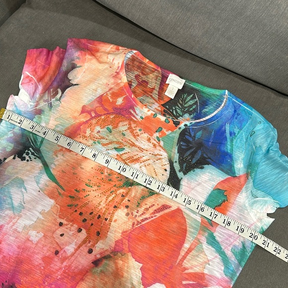 Chico’s Women Colorful Print Scoop Neck Tee Size 1/Small - Picture 7 of 13